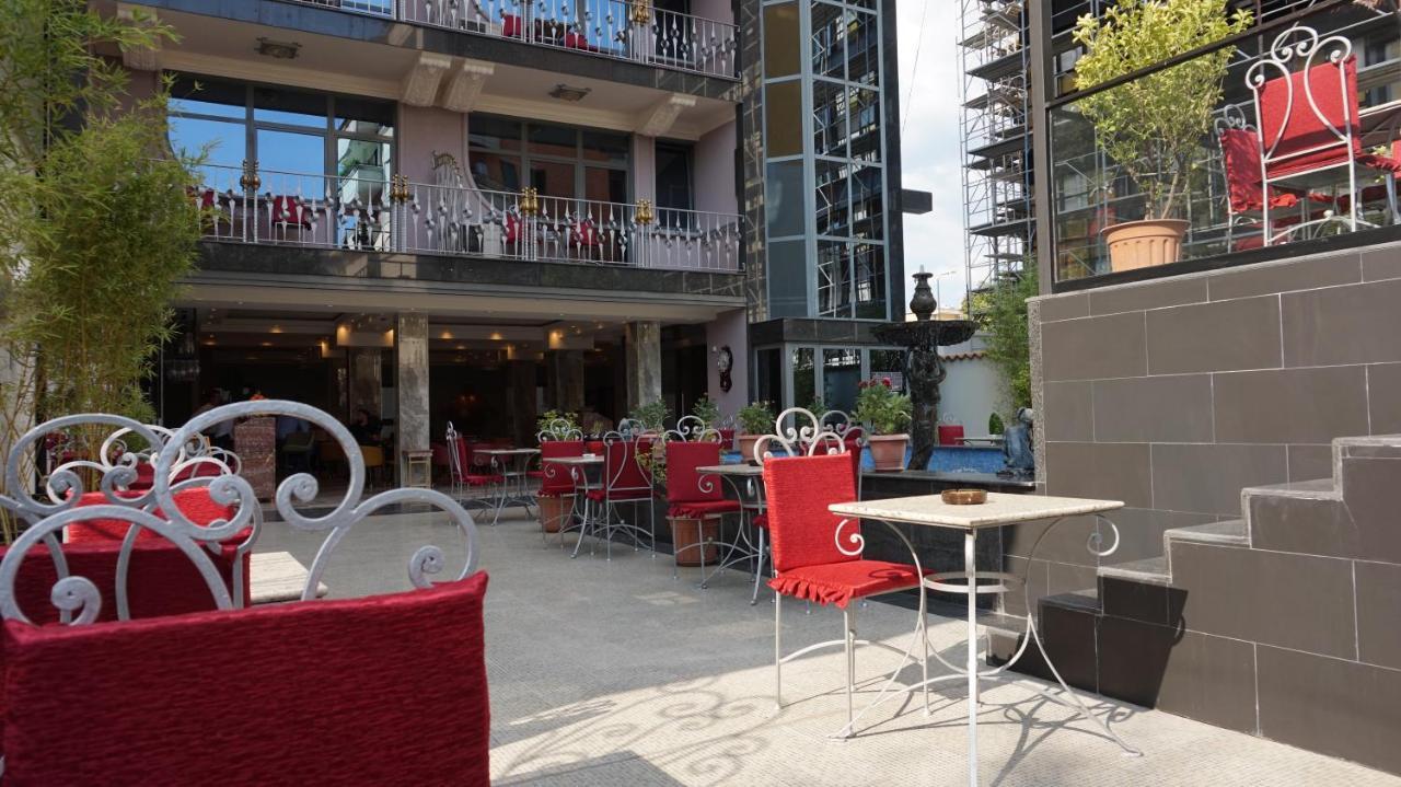 Hotel Elysee Tiranë Luaran gambar