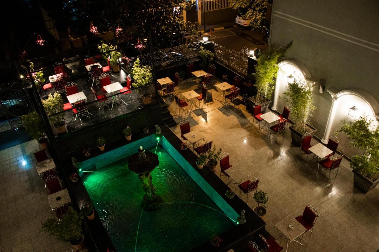 Hotel Elysee Tiranë Luaran gambar