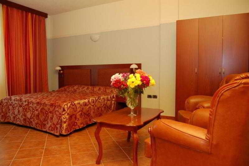 Hotel Elysee Tiranë Luaran gambar