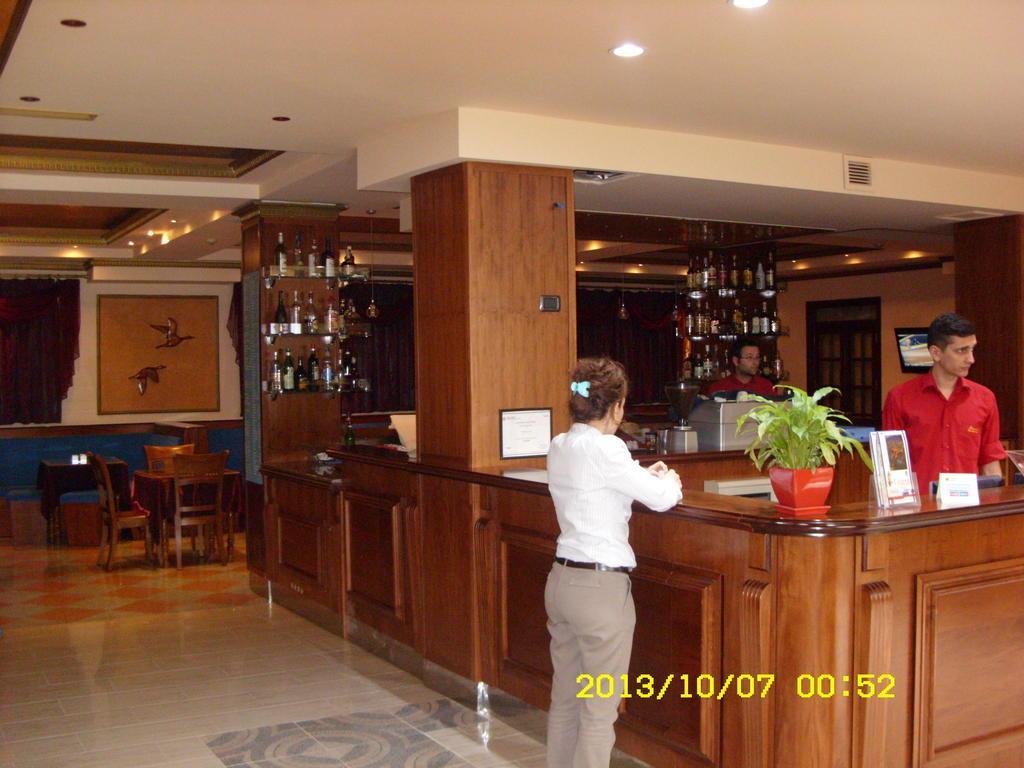 Hotel Elysee Tiranë Luaran gambar