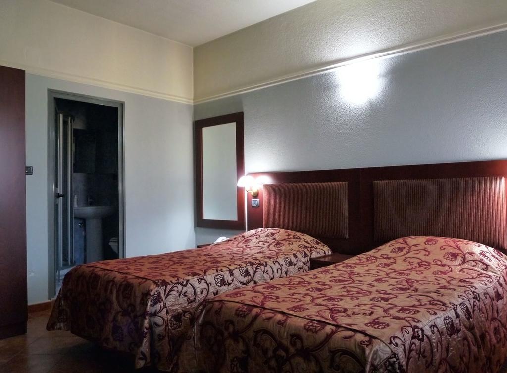 Hotel Elysee Tiranë Luaran gambar