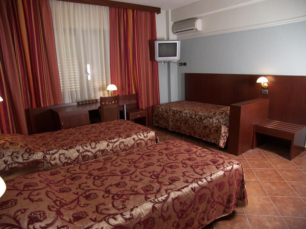 Hotel Elysee Tiranë Luaran gambar