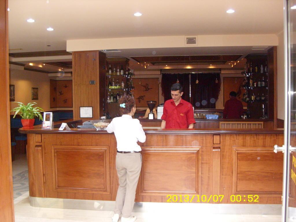 Hotel Elysee Tiranë Luaran gambar