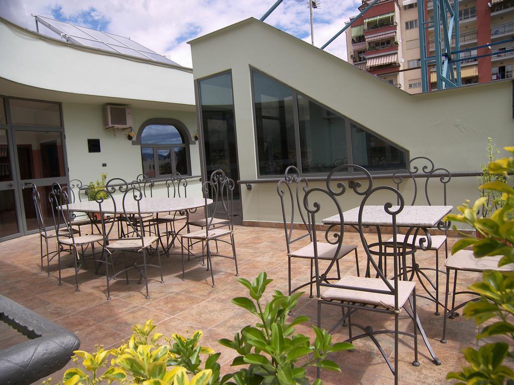 Hotel Elysee Tiranë Luaran gambar