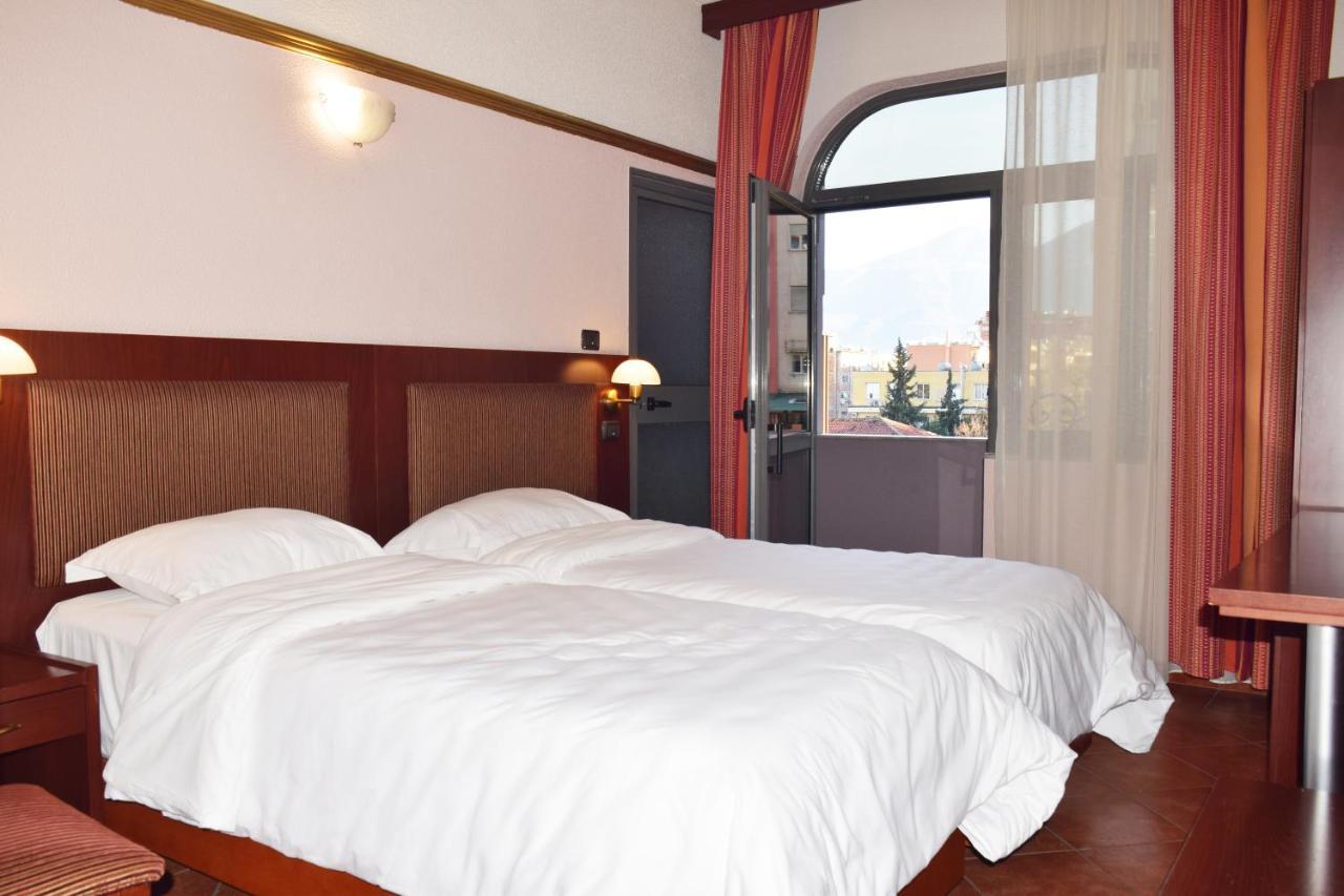 Hotel Elysee Tiranë Luaran gambar