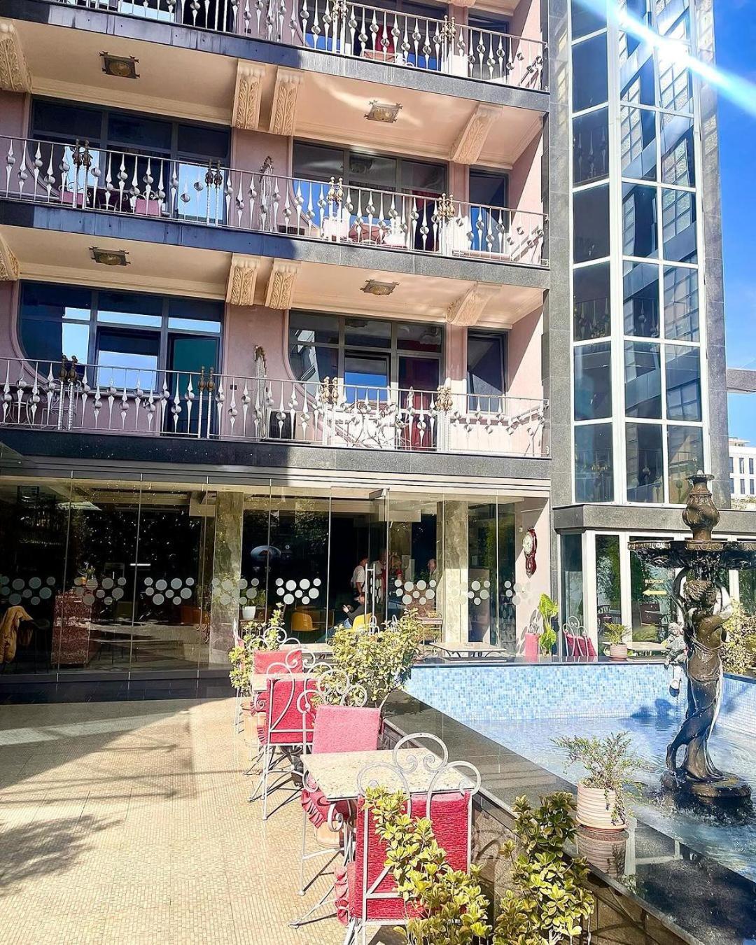 Hotel Elysee Tiranë Luaran gambar
