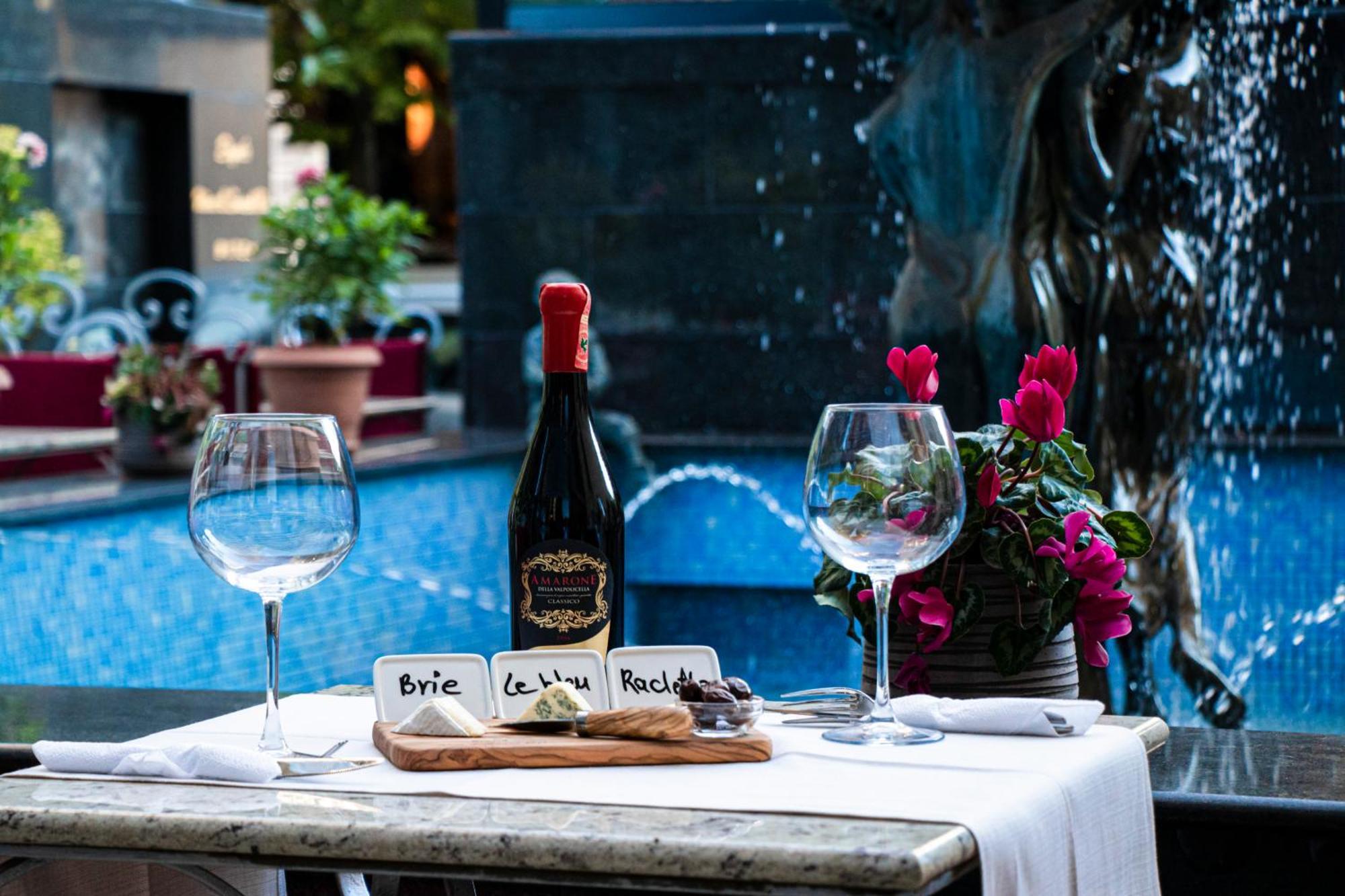 Hotel Elysee Tiranë Luaran gambar