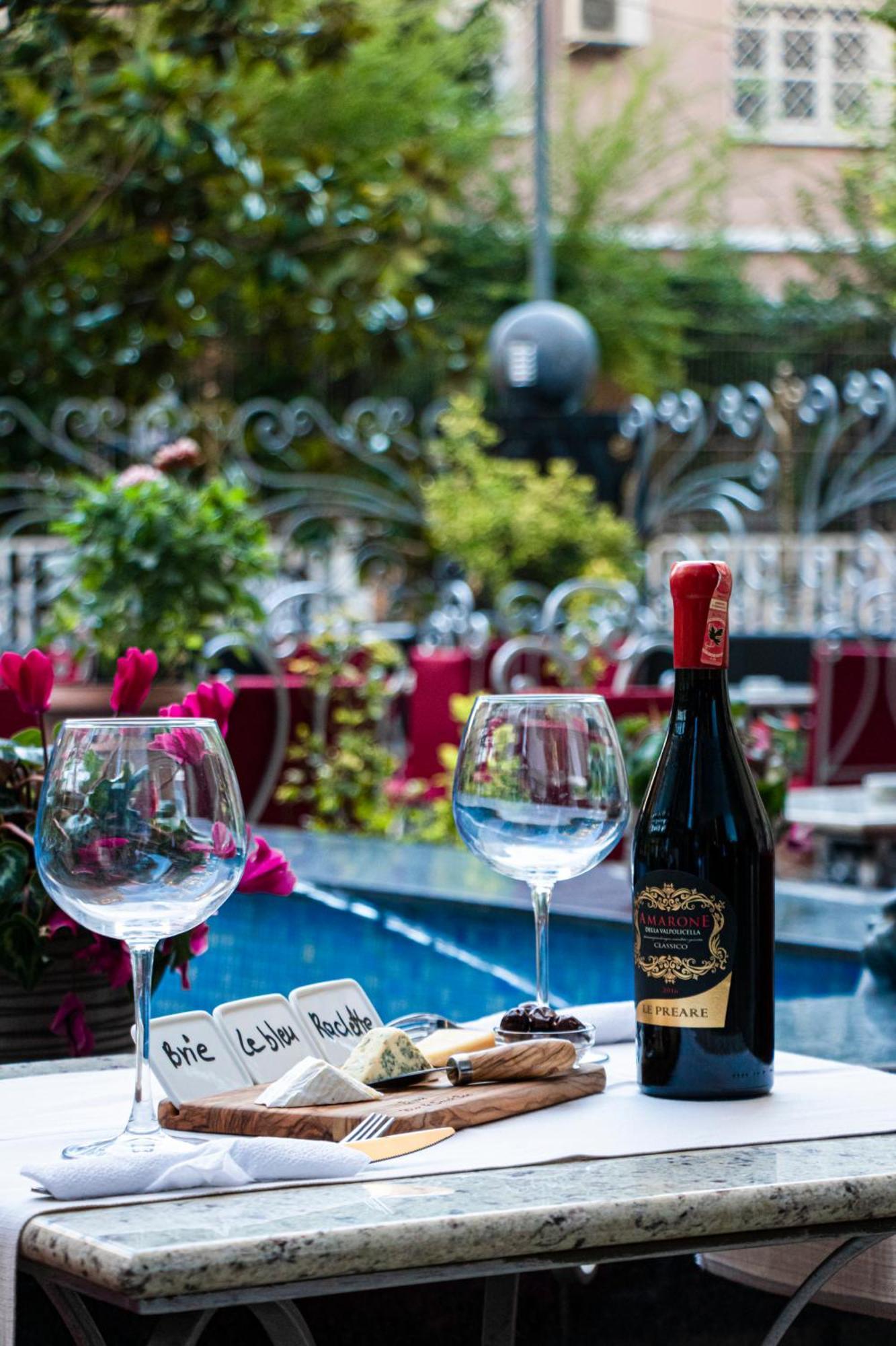 Hotel Elysee Tiranë Luaran gambar